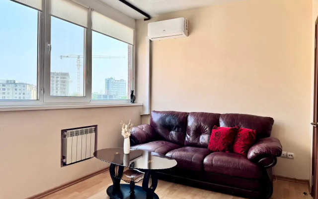 Na Avrorovskoy Flat