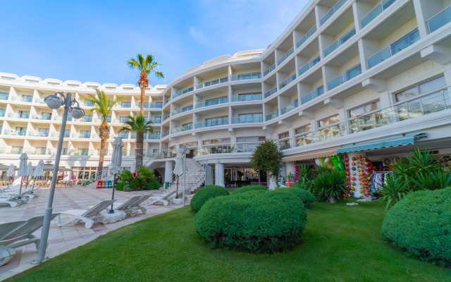 Pineta Park Deluxe Hotel
