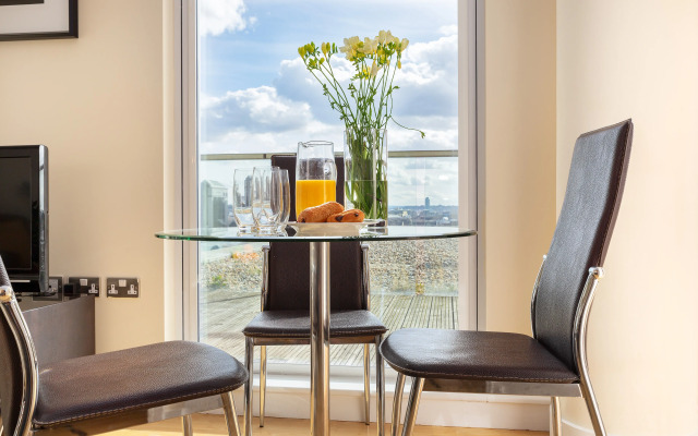 Апартаменты Lanterns Court