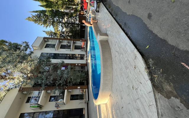 S Vidom Na Basseyn Apartments