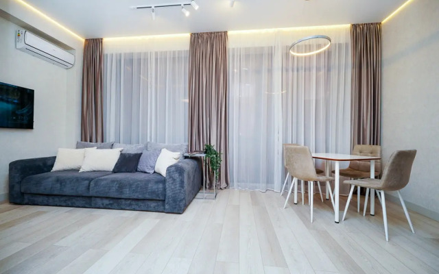 9 Krymskiy Mamayka Apartment