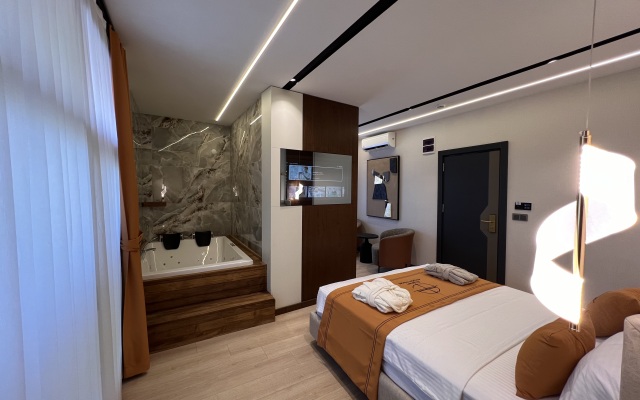 Hotel Elysian Airport
