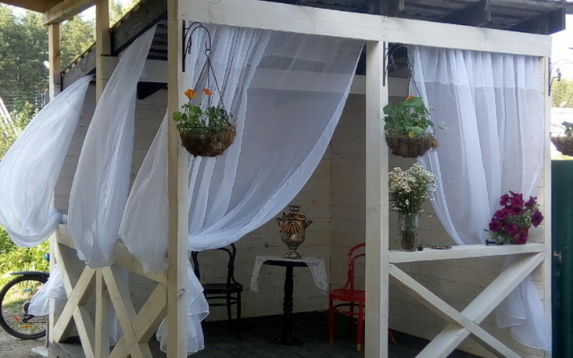 Domik S Pechkoy Guest House