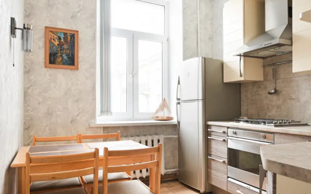 Апартаменты 1912 в Сталинке у Моста Александра Невского