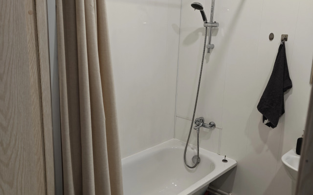 Uyutnaya Vidovaya Yevrodvushka Flat