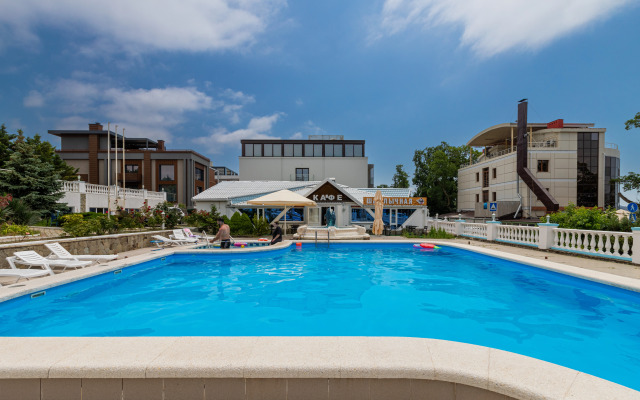 Beliy Dom Hotel