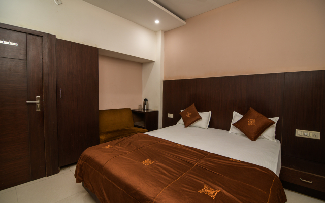 Shreeram Hotel