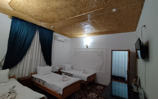Parvina Hotel