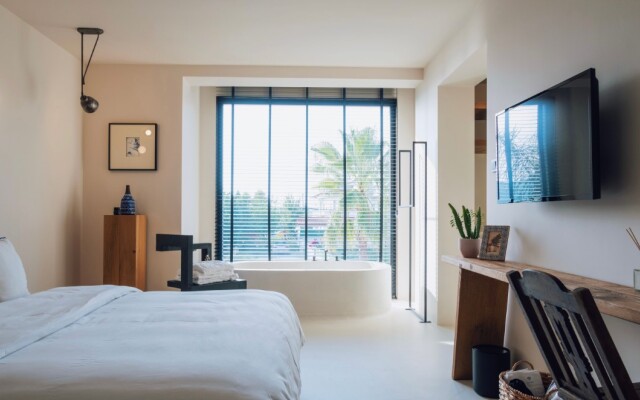 To Be Social House Hotel