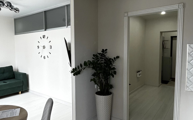 Green Apartment Ryadom S Tsentrom Flat