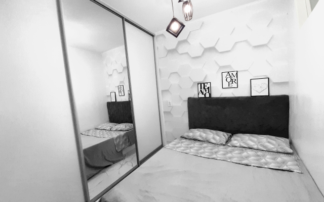 S 2 Spalnyami Ryadom s Podyemnikom Flat