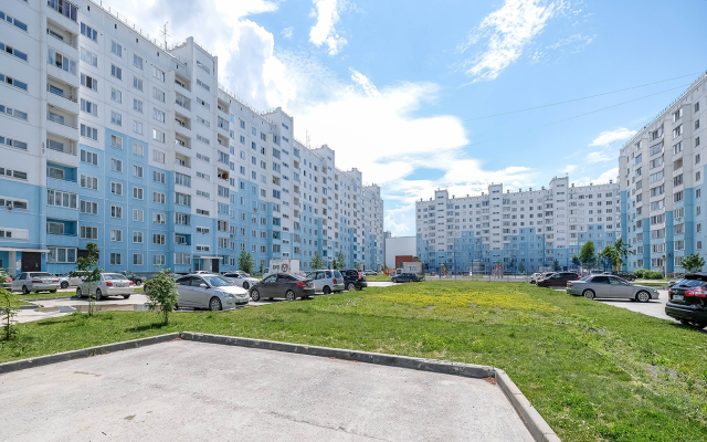 ryadom s Mntk im. Fedorova i Sk Zarya Flat