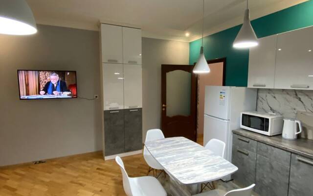 Apartment Three Styles near Tsvetnik