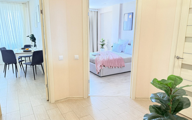 Квартира на 18 этаже (5 минут до центра)