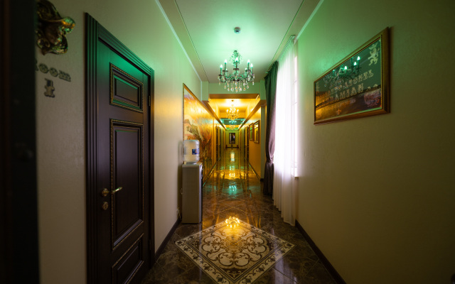 Venice Hotel
