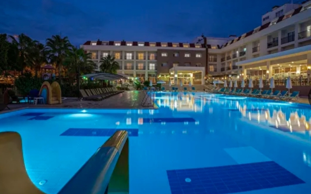 White Lilyum Hotel