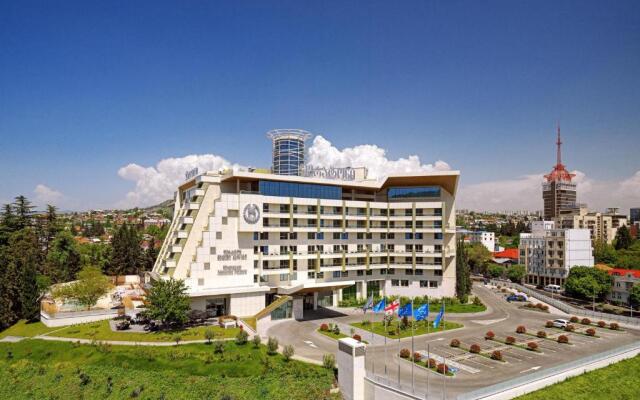 Отель Sheraton Grand Tbilisi Metechi Palace