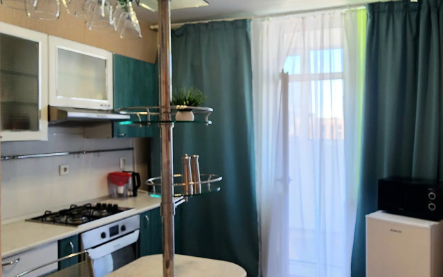 Odnokomnatnaya Naprotiv Skvera Geroyev Rossii Flat