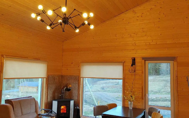 Частный дом Дом на горе с камином и сауной