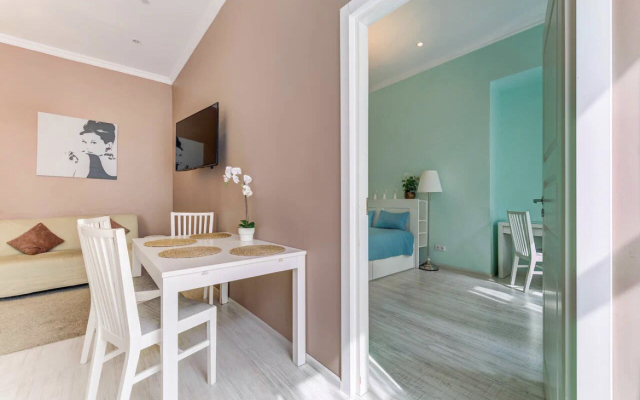 Апартаменты SweetHome на Мойке 44