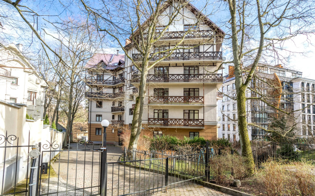 Квартира трёхкомнатная BookingApart с дизайнерским ремонтом в самом центре Светлогорска