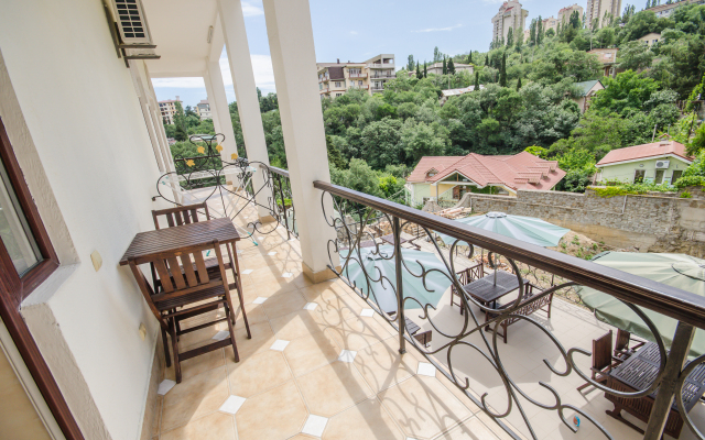 Karina Guest house