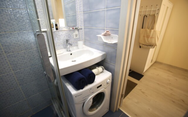 Apartamenty Svetlaya Studiya U Metro Vladimirskaya
