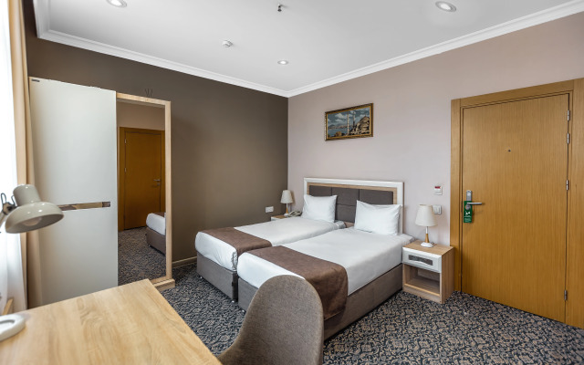 Metro City Hotel