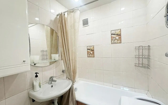 As Bolshaya Dvukhkomnatnaya U Savelovskoy/dinamo Apartments