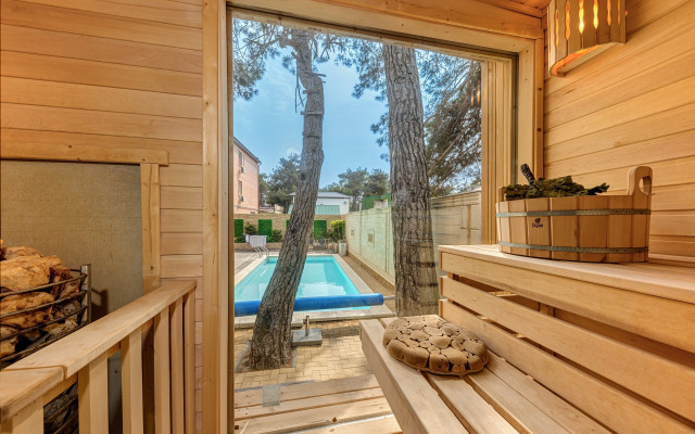 Yana Guest House