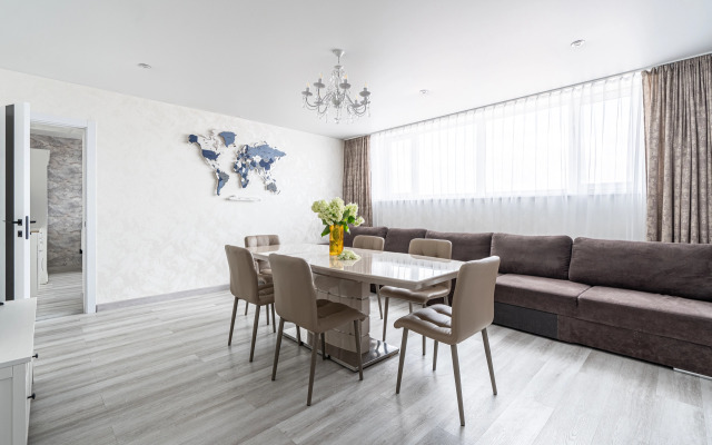 Vozle Kremlya Flat