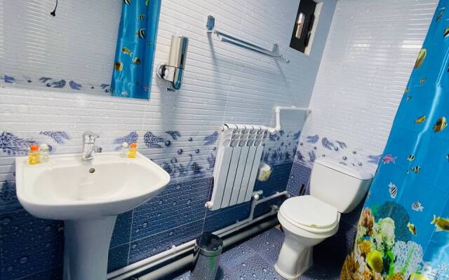 Chor Minor 100 m do starogo goroda s besplatnum bassejnom  Hotel