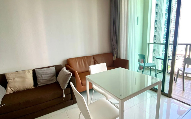Riviera Wongamat Beach Apartments