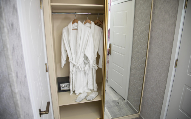 Essam Deluxe Hotel