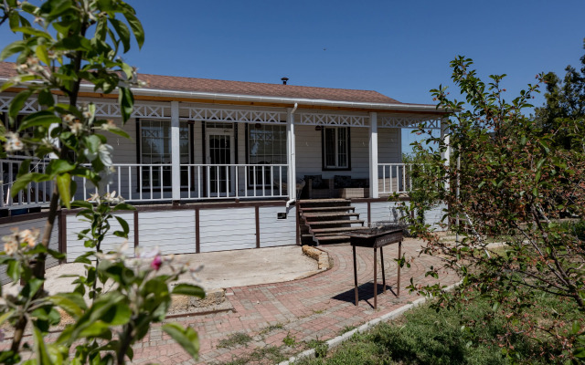 Usadyba Tishiny Private House