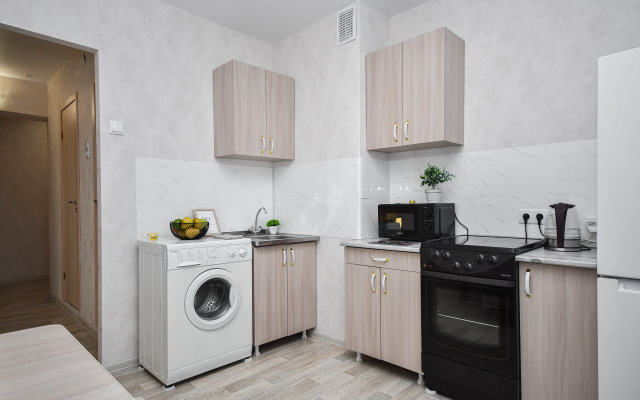 Prostornaya Kvartira Vozle SFU Flat