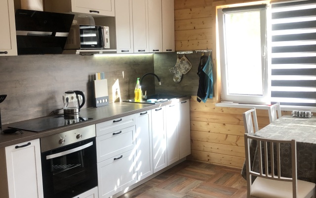 Гостевой дом Домик у леса