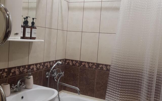 Oktybrskyi Prospekt 409 Flat