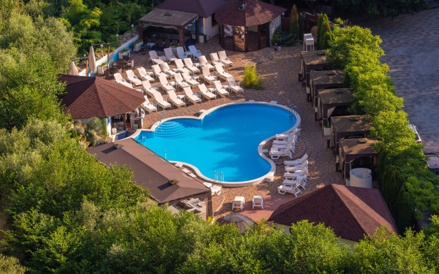 Отель Загородный Клуб Лесная Заимка