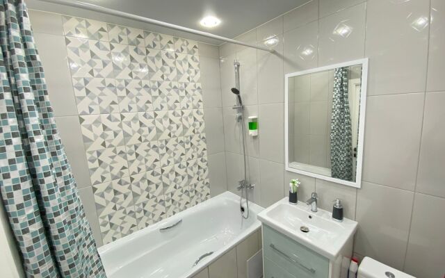 Na Ulitse Aleksandra Polina 1 Apartments