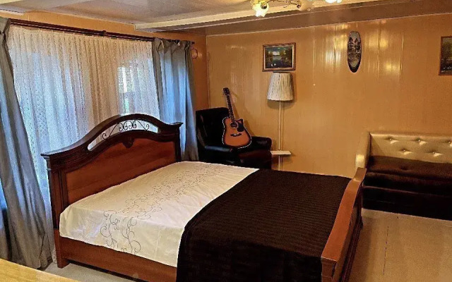 V Derevne Zatishe Private House