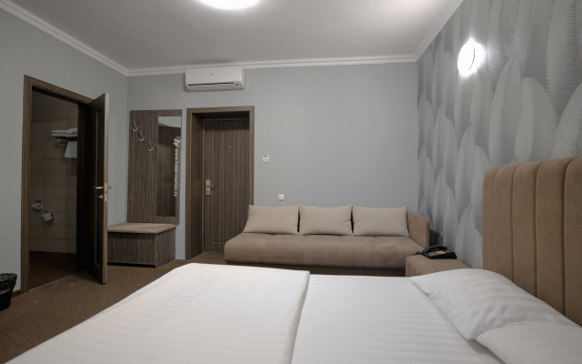 Marton Oka Hotel