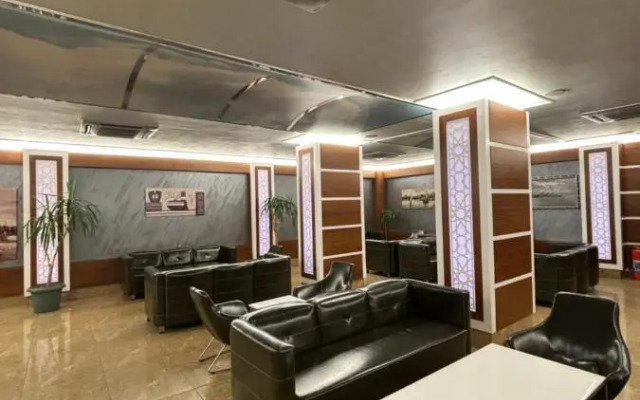 Gold Hotel