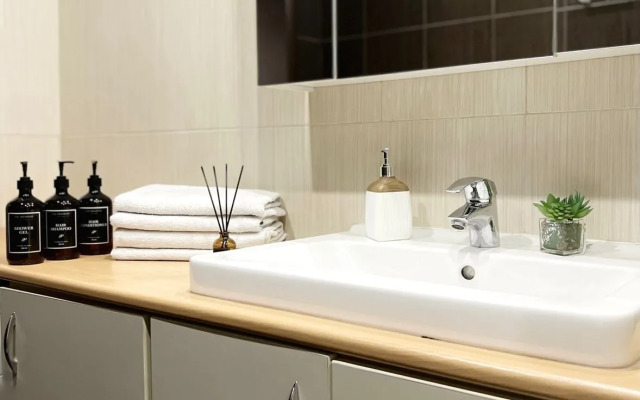 Квартира на Адоратского