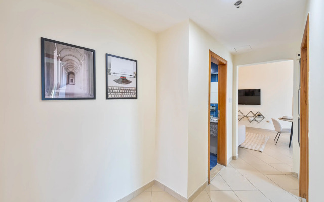 Marcopolo - Lavish 2BR next to Metro & Tram Apartments