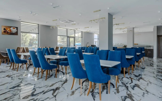 Отель Солнце и море