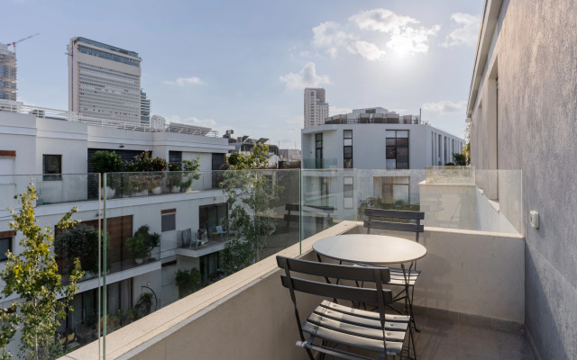 Blueground at Nahalat Bynamin  ID28 Apartments