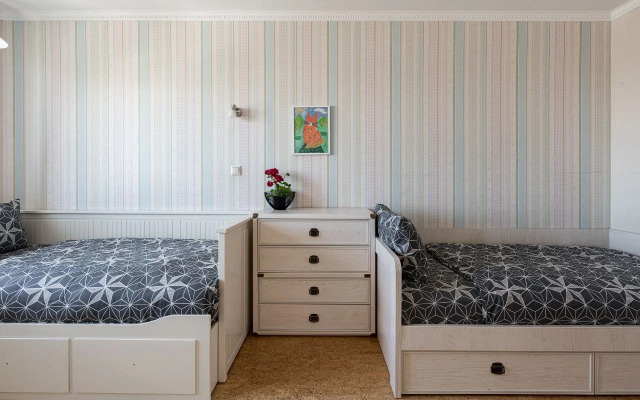 Апартаменты возле метро Автозаводская. 4 станции до центра. Парковка.