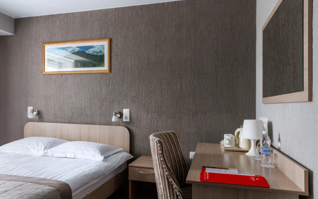 Azimut Kemerovo Hotel 