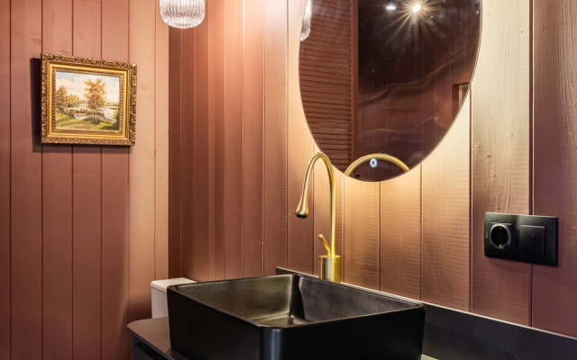 Частный дом с горячим джакузи на террасе